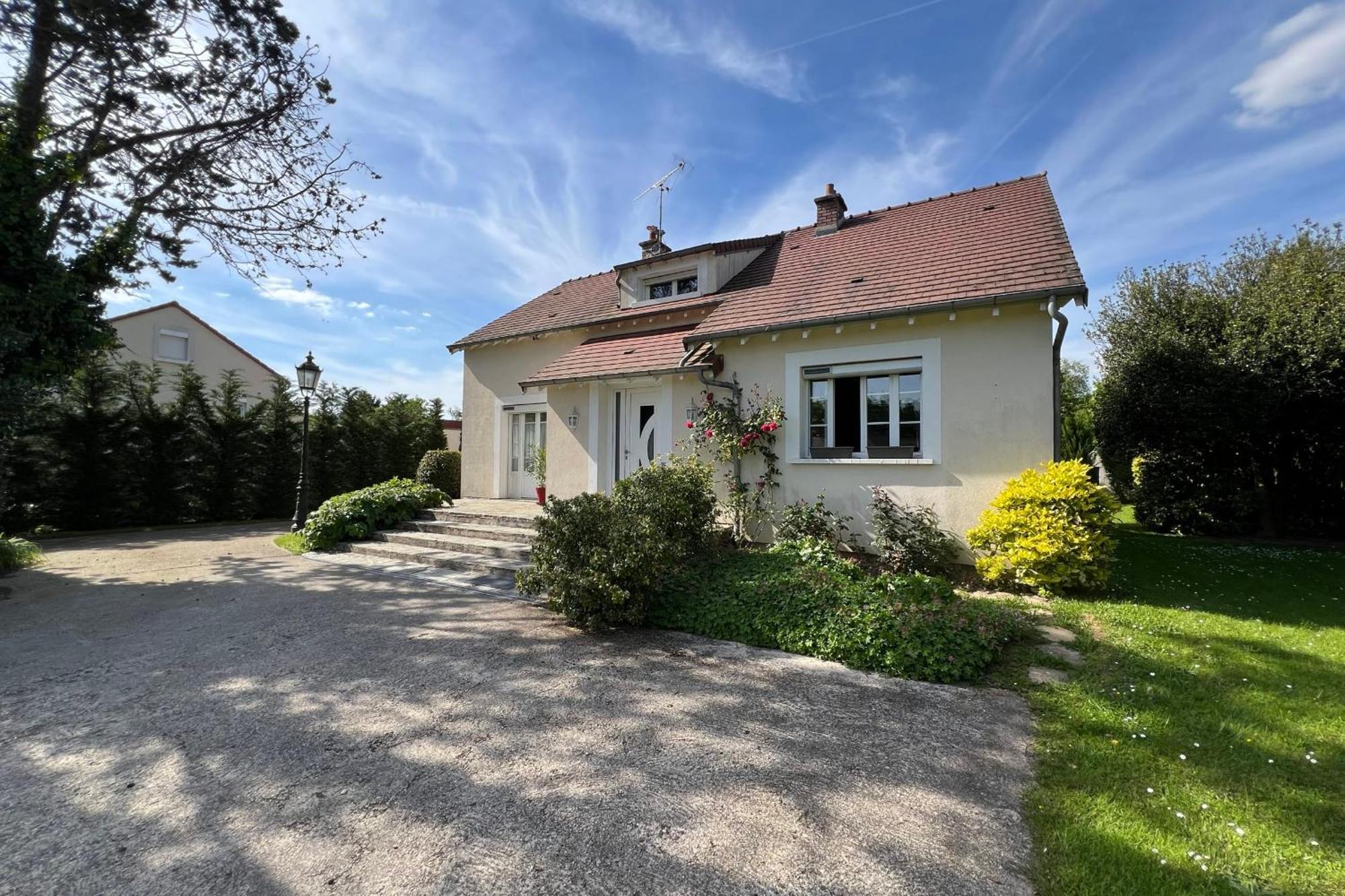Les Sablons Villa La Houssaye-en-Brie Exterior photo