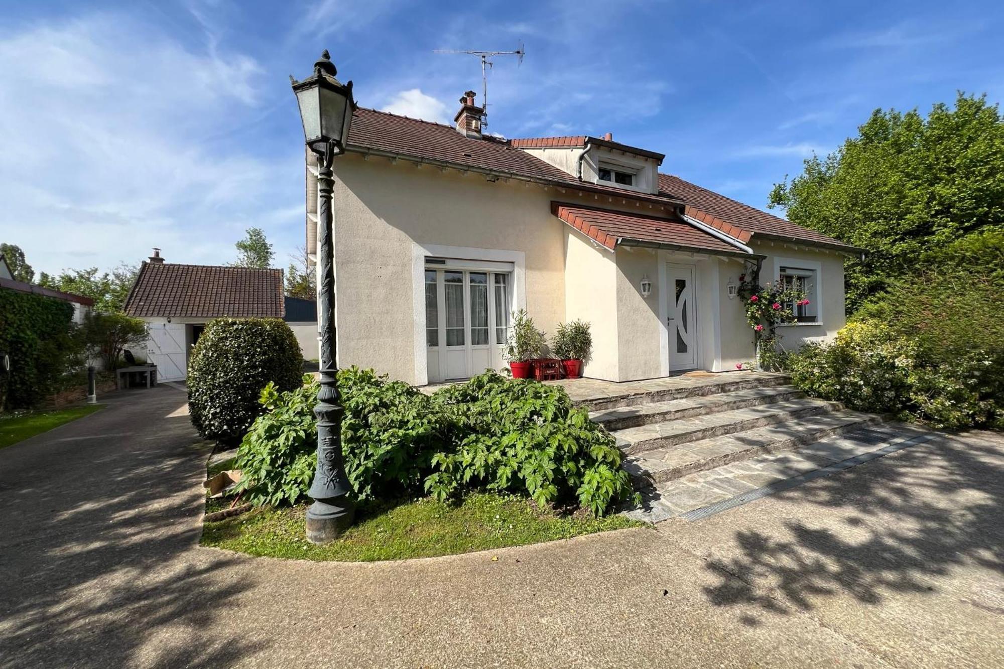 Les Sablons Villa La Houssaye-en-Brie Exterior photo