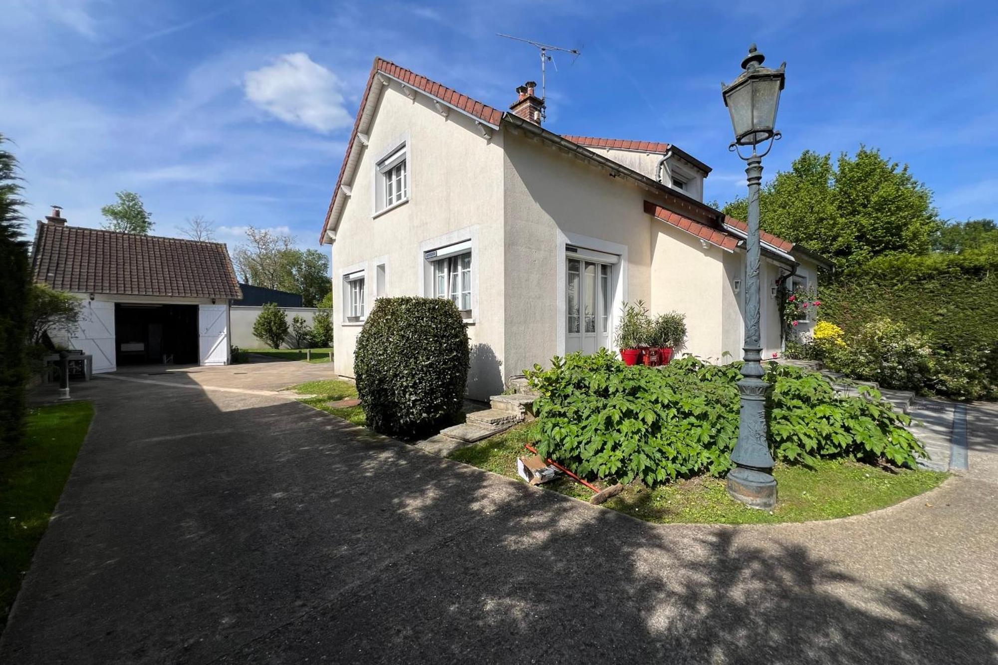 Les Sablons Villa La Houssaye-en-Brie Exterior photo