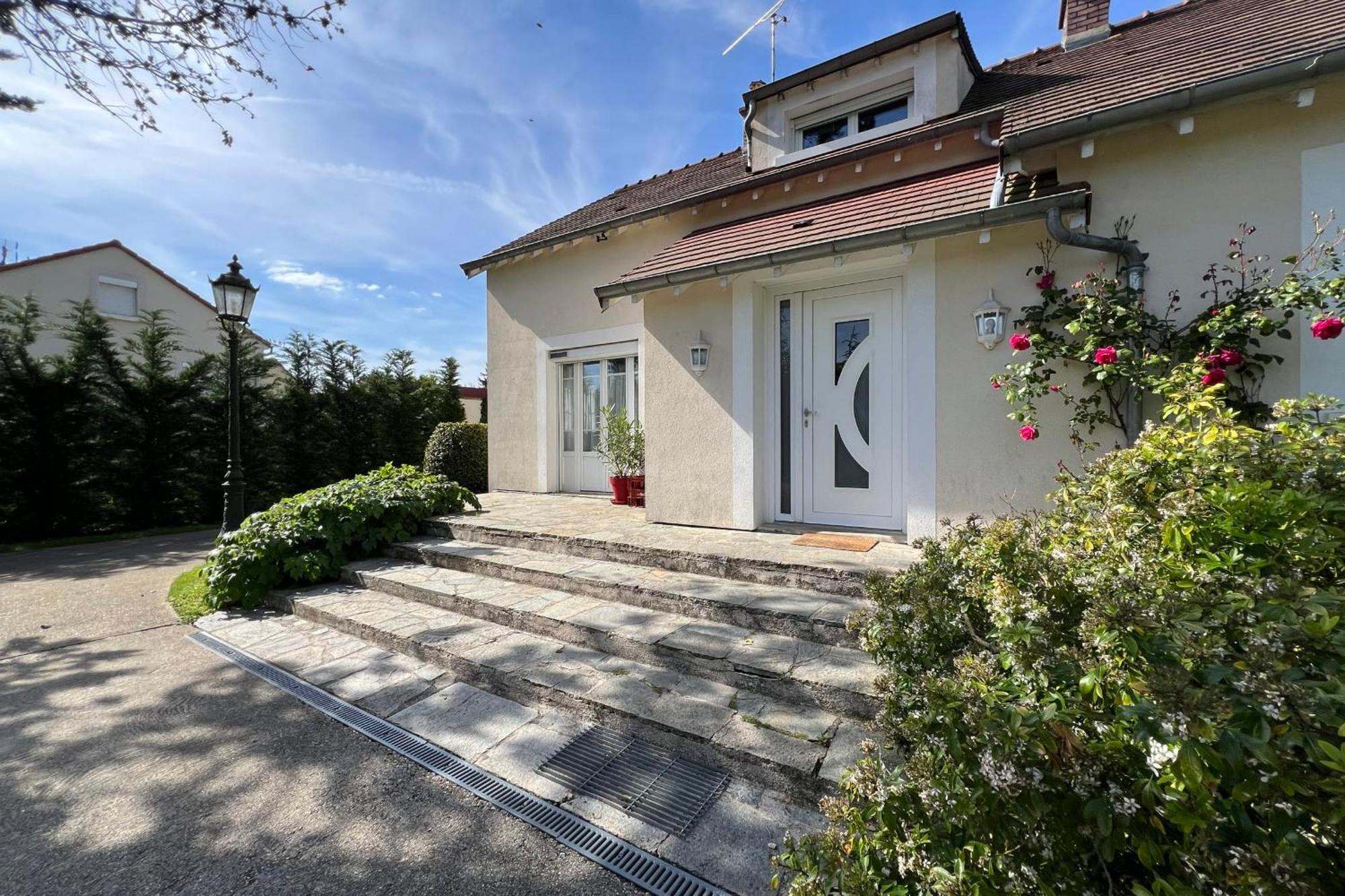 Les Sablons Villa La Houssaye-en-Brie Exterior photo