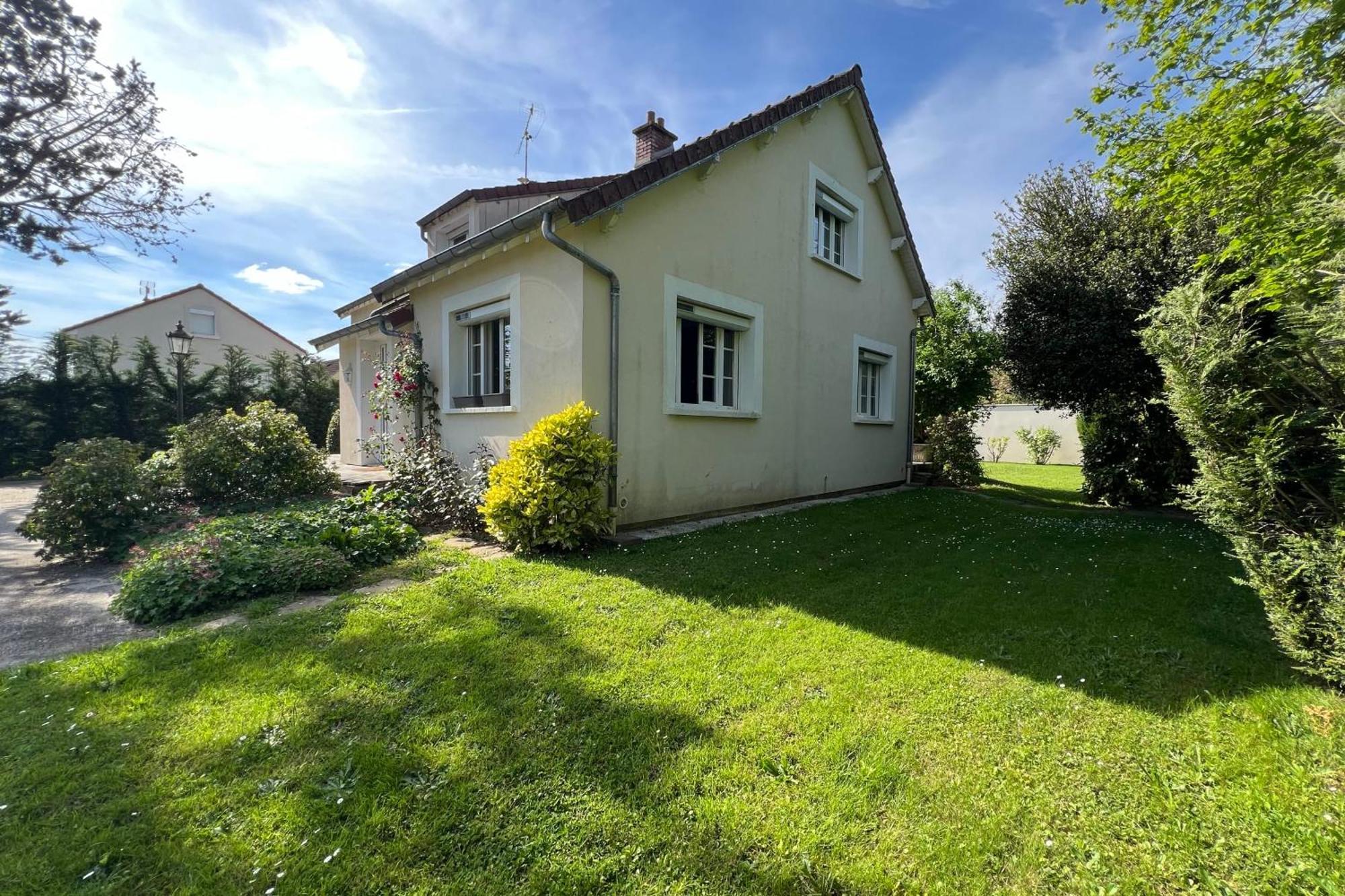 Les Sablons Villa La Houssaye-en-Brie Exterior photo