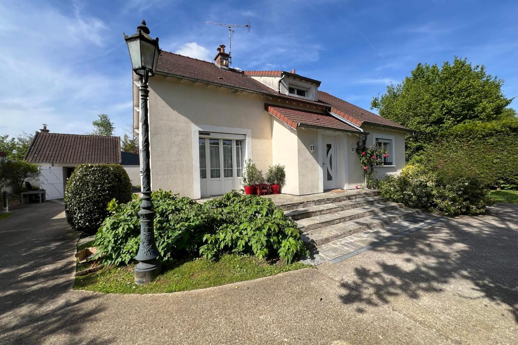 Les Sablons Villa La Houssaye-en-Brie Exterior photo