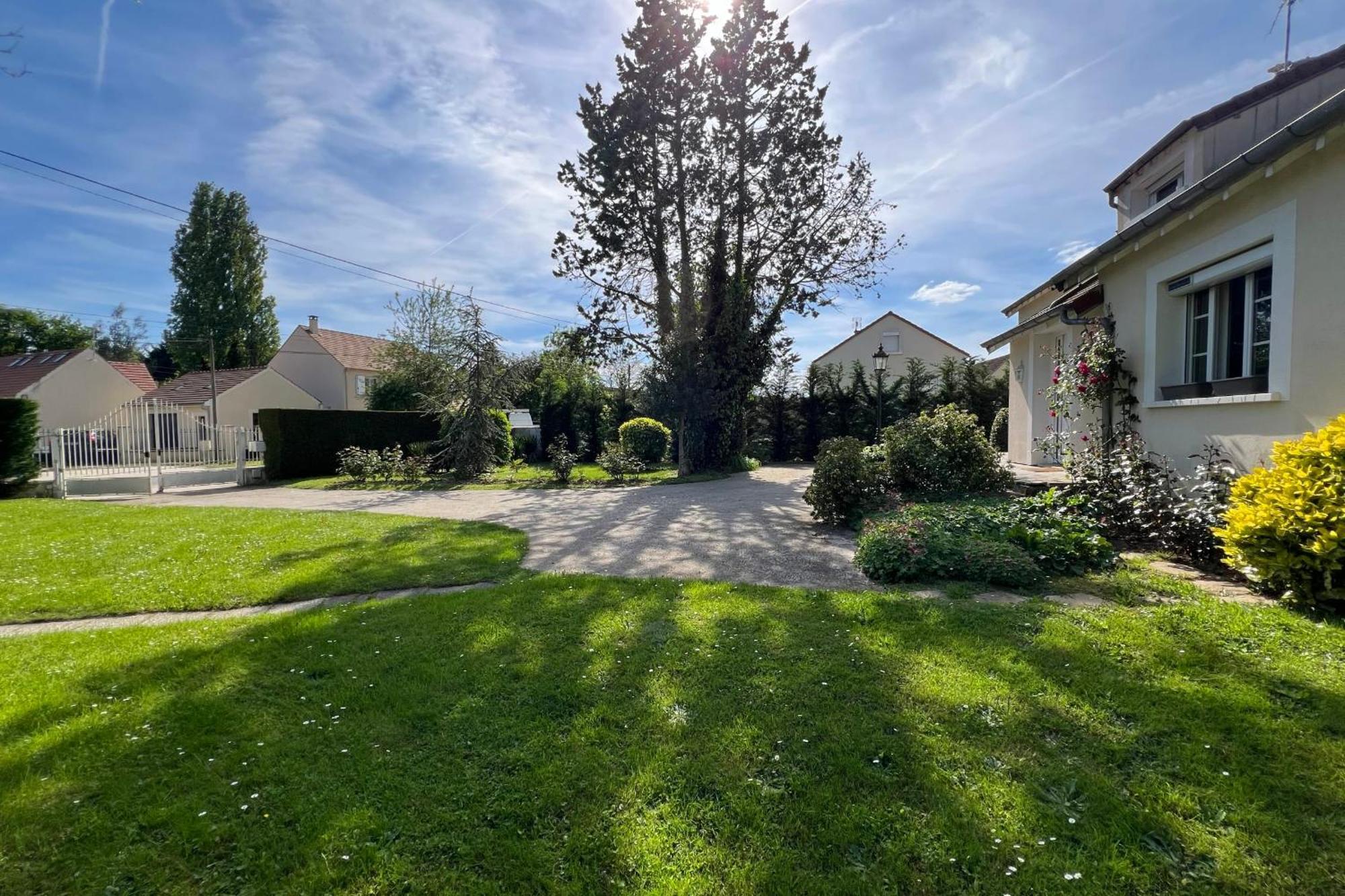 Les Sablons Villa La Houssaye-en-Brie Exterior photo